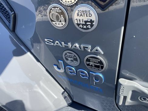Used 2022 Jeep Wrangler Unlimited Sahara w/ Cold Weather Group AWD/4WD image 8