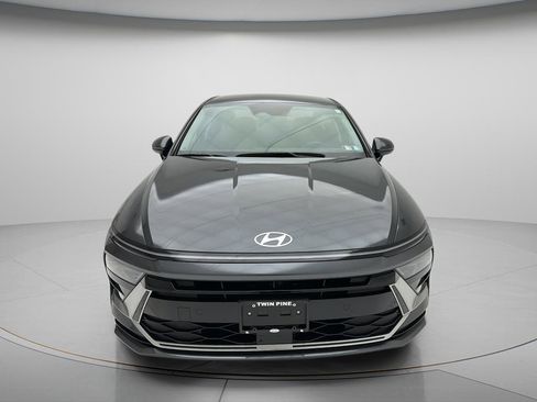 Used 2025 Hyundai Sonata SEL FWD image 2