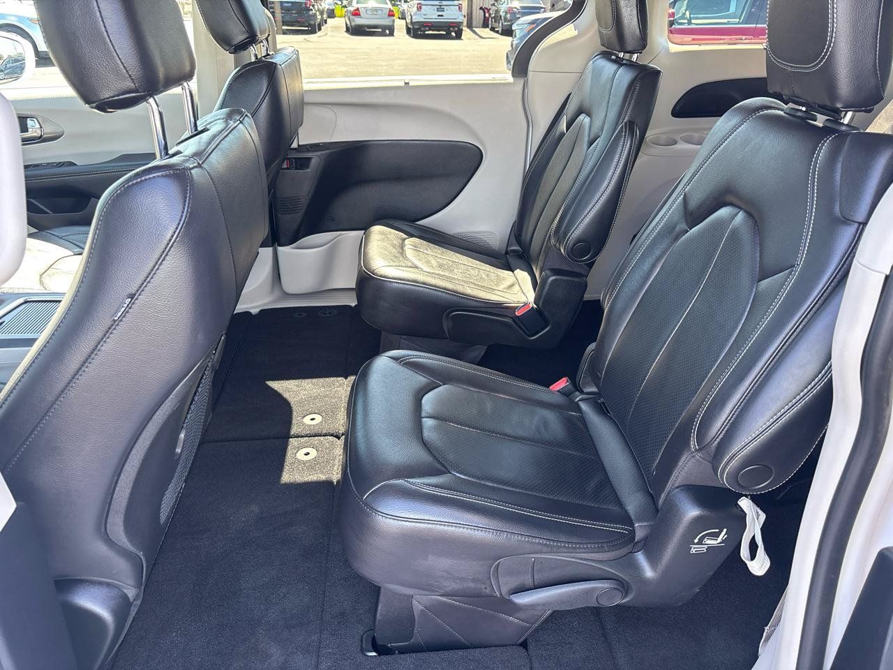 Used 2022 Chrysler Pacifica Touring-L FWD image 32