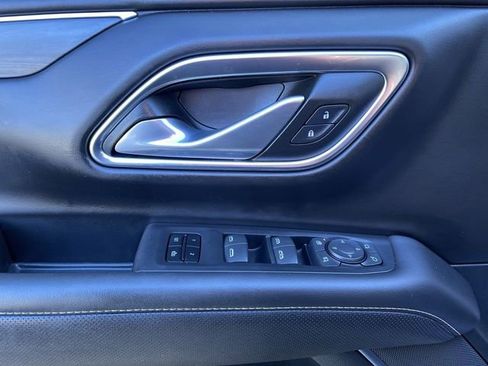 Used 2023 GMC Yukon XL SLT image 23