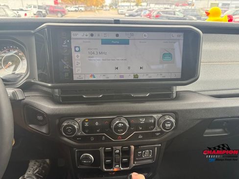 Used 2020 Jeep Wrangler Unlimited Sport image 21