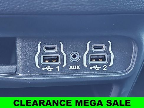 New 2025 Chrysler Pacifica Select image 26