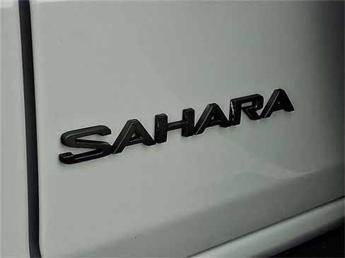 Used 2025 Jeep Wrangler Sahara w/ Safety Group image 29