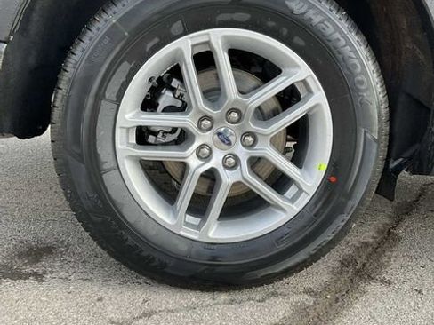 Used 2026 Ford Explorer Active AWD/4WD image 18