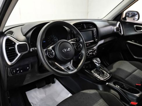 Used 2021 Kia Soul S image 3