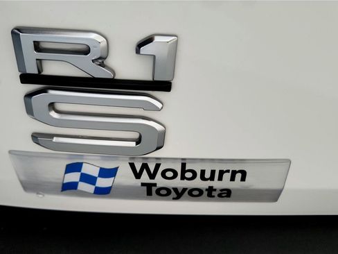 Used 2025 Rivian R1S Adventure image 13