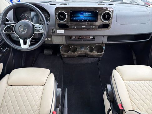 Used 2023 Mercedes-Benz Sprinter 2500 image 13