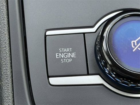 Used 2025 Volkswagen Tiguan S image 17