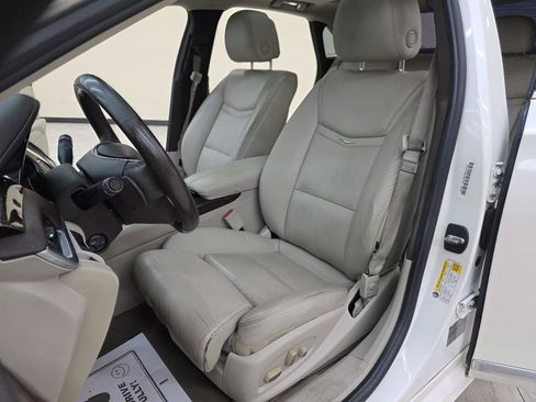 Used 2013 Cadillac XTS Luxury FWD image 16