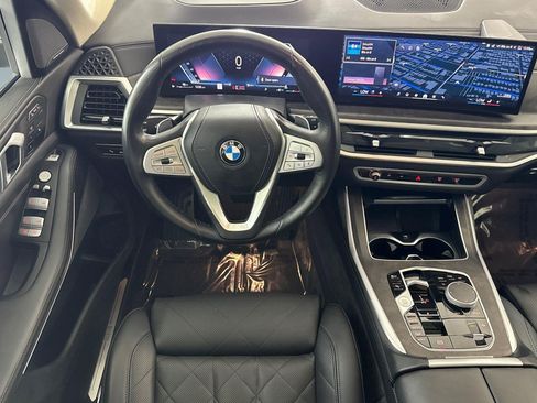 Used 2025 BMW X7 xDrive40i AWD/4WD image 34