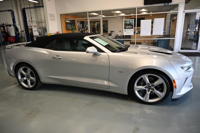 Used 2017 Chevrolet Camaro SS RWD image 9
