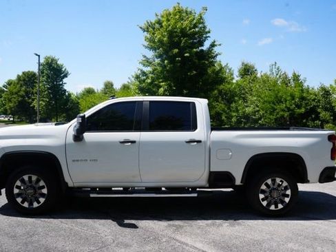 Used 2022 Chevrolet Silverado 2500 Custom w/ Custom Value Package AWD/4WD image 3