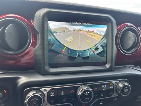 Used 2021 Jeep Wrangler Unlimited Sport AWD/4WD image 27