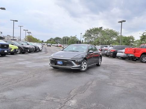 Used 2026 Hyundai Sonata SE FWD image 2