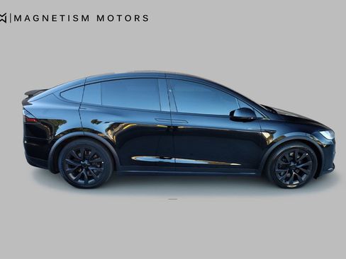 Used 2022 Tesla Model X Plaid image 2