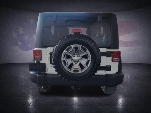 Used 2016 Jeep Wrangler Unlimited Rubicon w/ Connectivity Group AWD/4WD image 4