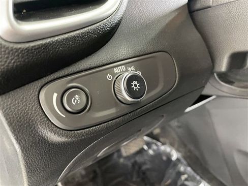 Used 2022 Chevrolet Trax LT w/ Driver Confidence Package AWD/4WD image 19