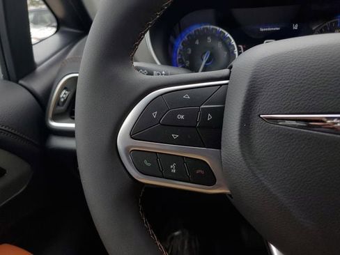 New 2026 Chrysler Pacifica Pinnacle image 24