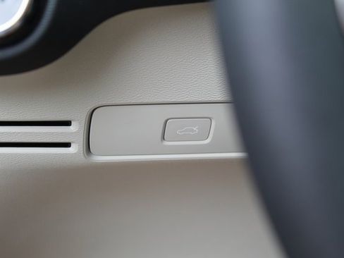 New 2026 Volvo XC40 B5 Ultra w/ Protection Package Premier image 22