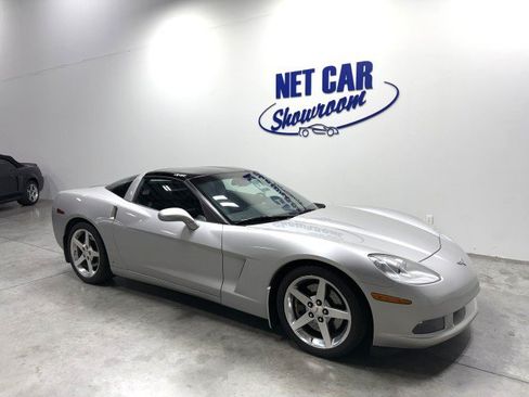 Used 2006 Chevrolet Corvette Coupe w/ Preferred Equipment Group RWD image 1