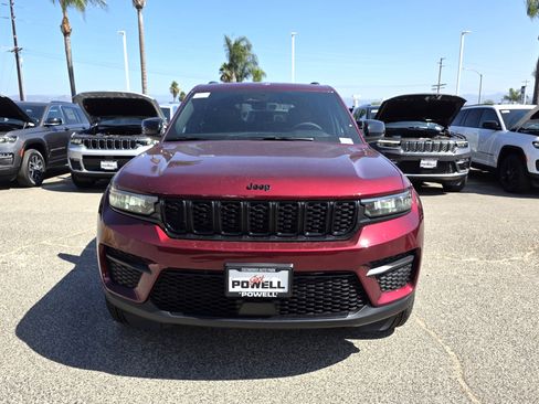 New 2025 Jeep Grand Cherokee Altitude image 7
