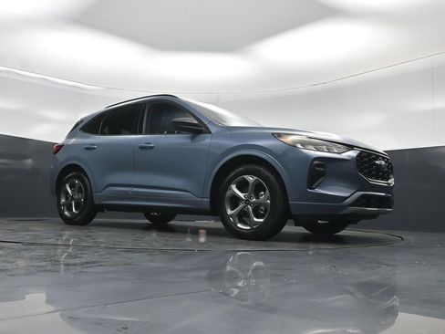 Certified 2024 Ford Escape ST-Line w/ Tech Pack #1 FWD image 3