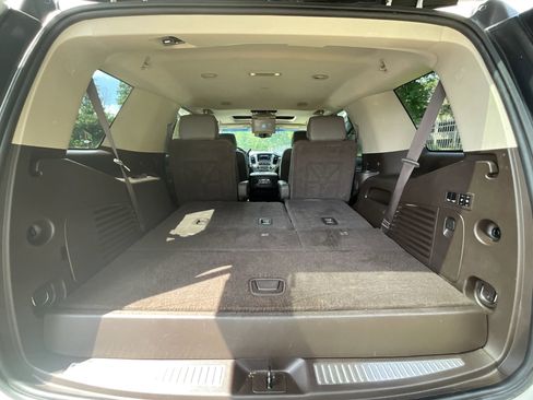 Used 2020 GMC Yukon Denali w/ Open Road Package RWD image 16