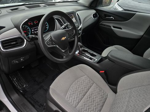 Used 2022 Chevrolet Equinox LS image 8