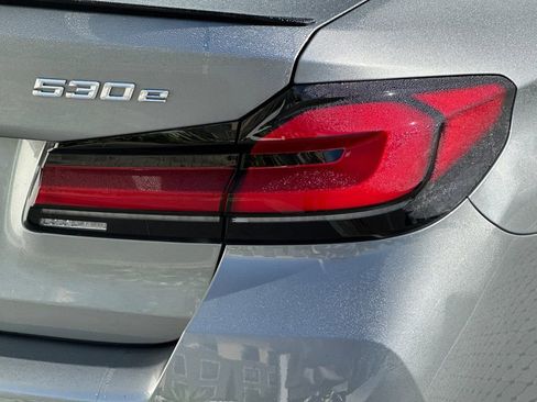 Used 2023 BMW 530e w/ M Sport Package image 33