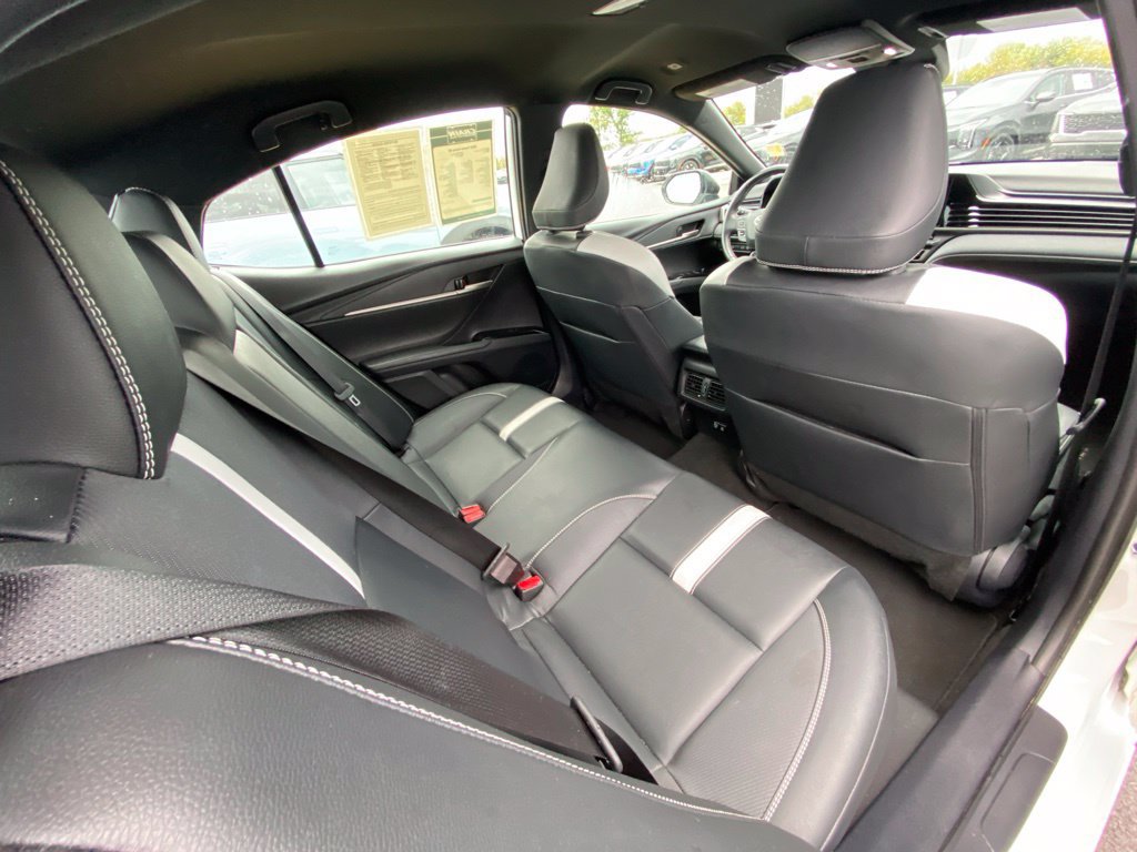 Used 2025 Toyota Camry SE FWD image 25