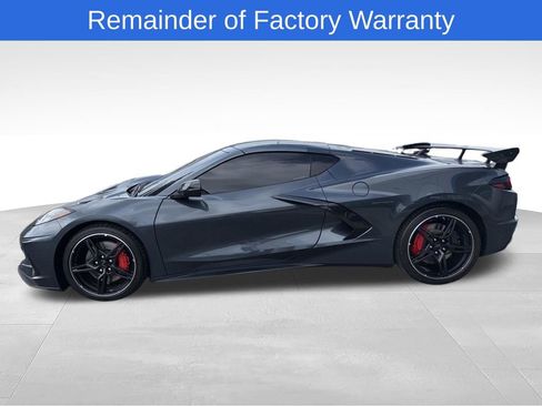 Used 2021 Chevrolet Corvette Stingray Premium Cpe w/ Z51 Performance Package RWD image 2