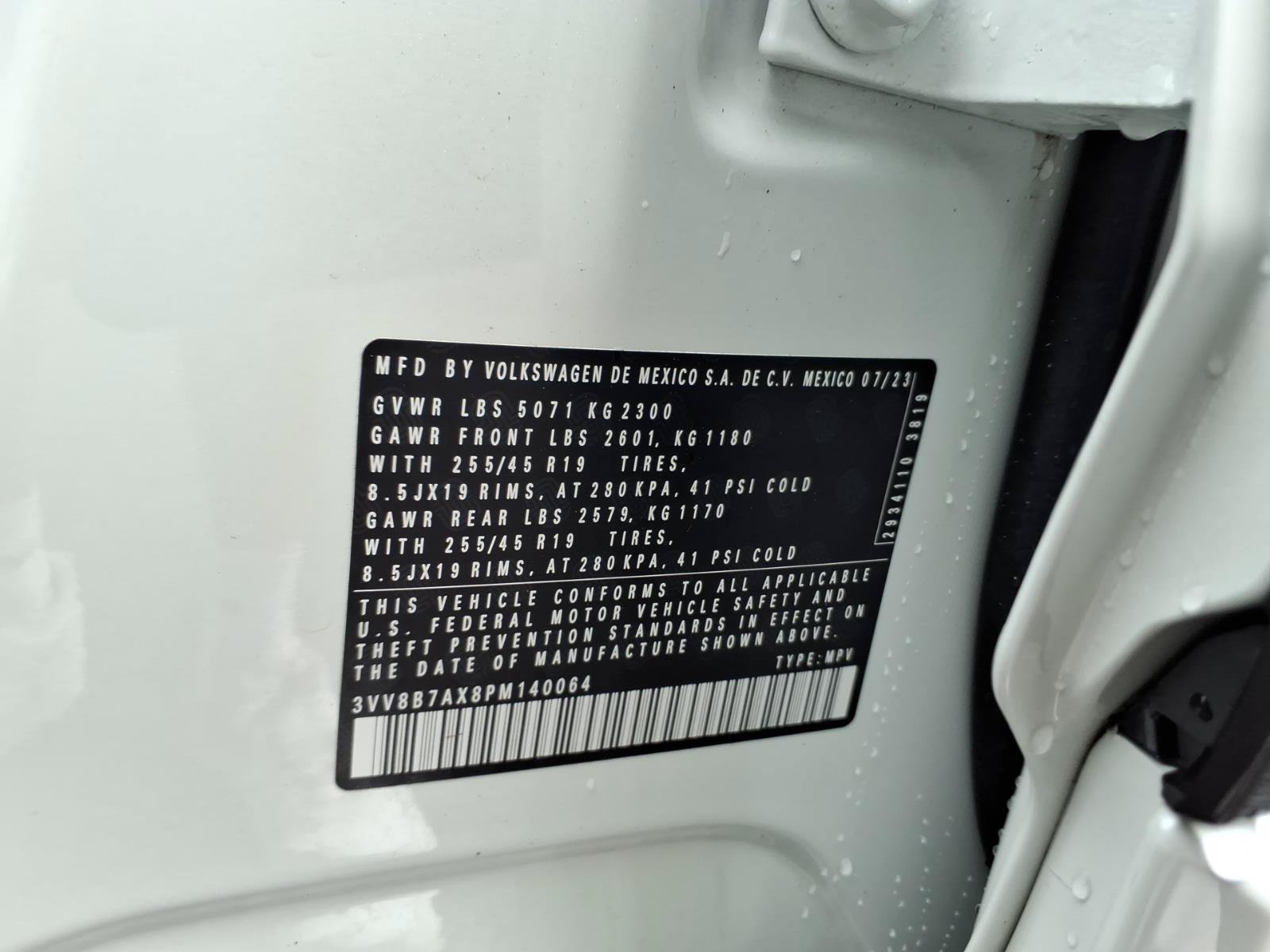 Certified 2023 Volkswagen Tiguan SE R-Line AWD/4WD image 17