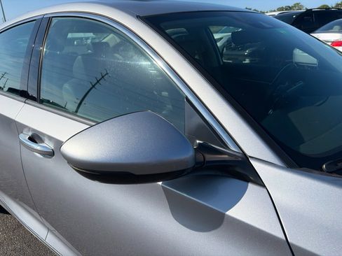 Used 2022 Honda Accord Touring image 14