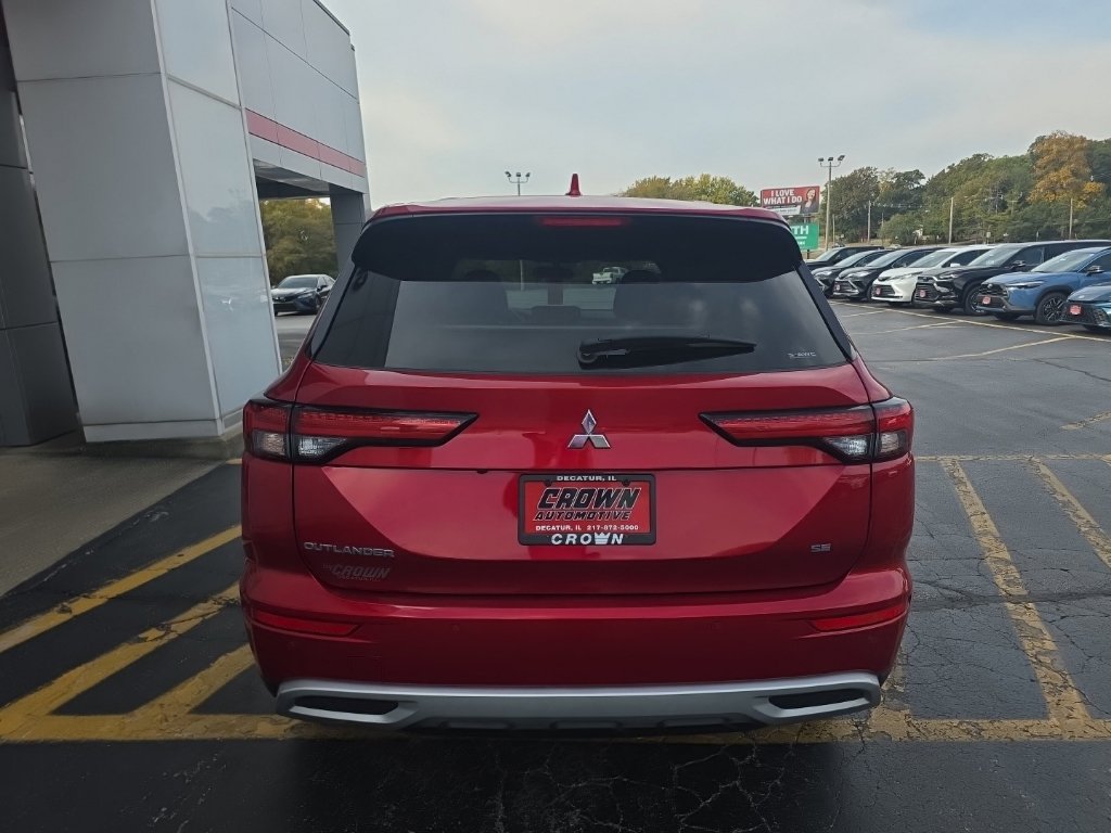 Used 2023 Mitsubishi Outlander SE AWD/4WD image 4