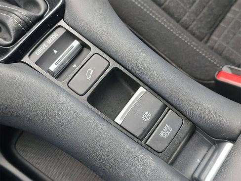 Used 2023 Honda HR-V LX image 26