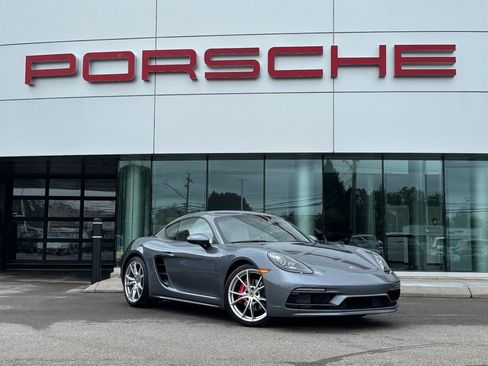 Used 2025 Porsche 718 Cayman S RWD image 14