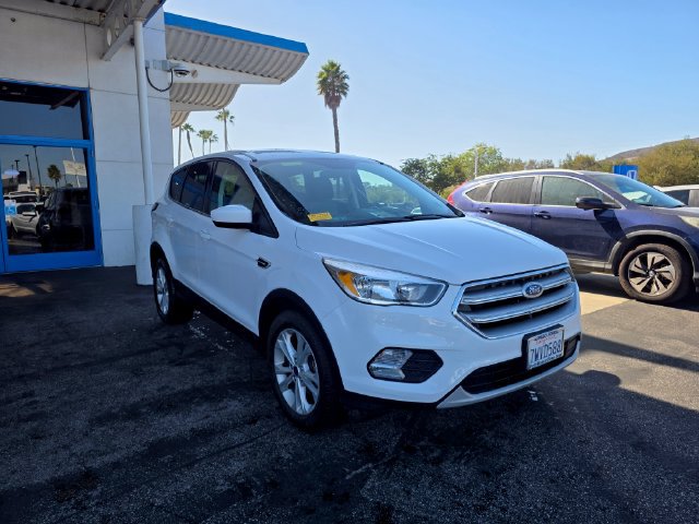 Used 2017 Ford Escape SE FWD image 3