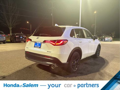 Used 2024 Honda HR-V Sport image 6