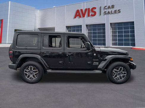 Used 2024 Jeep Wrangler Sahara image 5