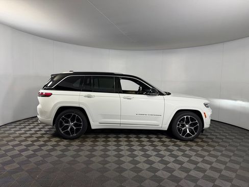Certified 2023 Jeep Grand Cherokee Summit AWD/4WD image 6