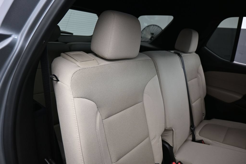Used 2024 Chevrolet Traverse LS FWD image 38