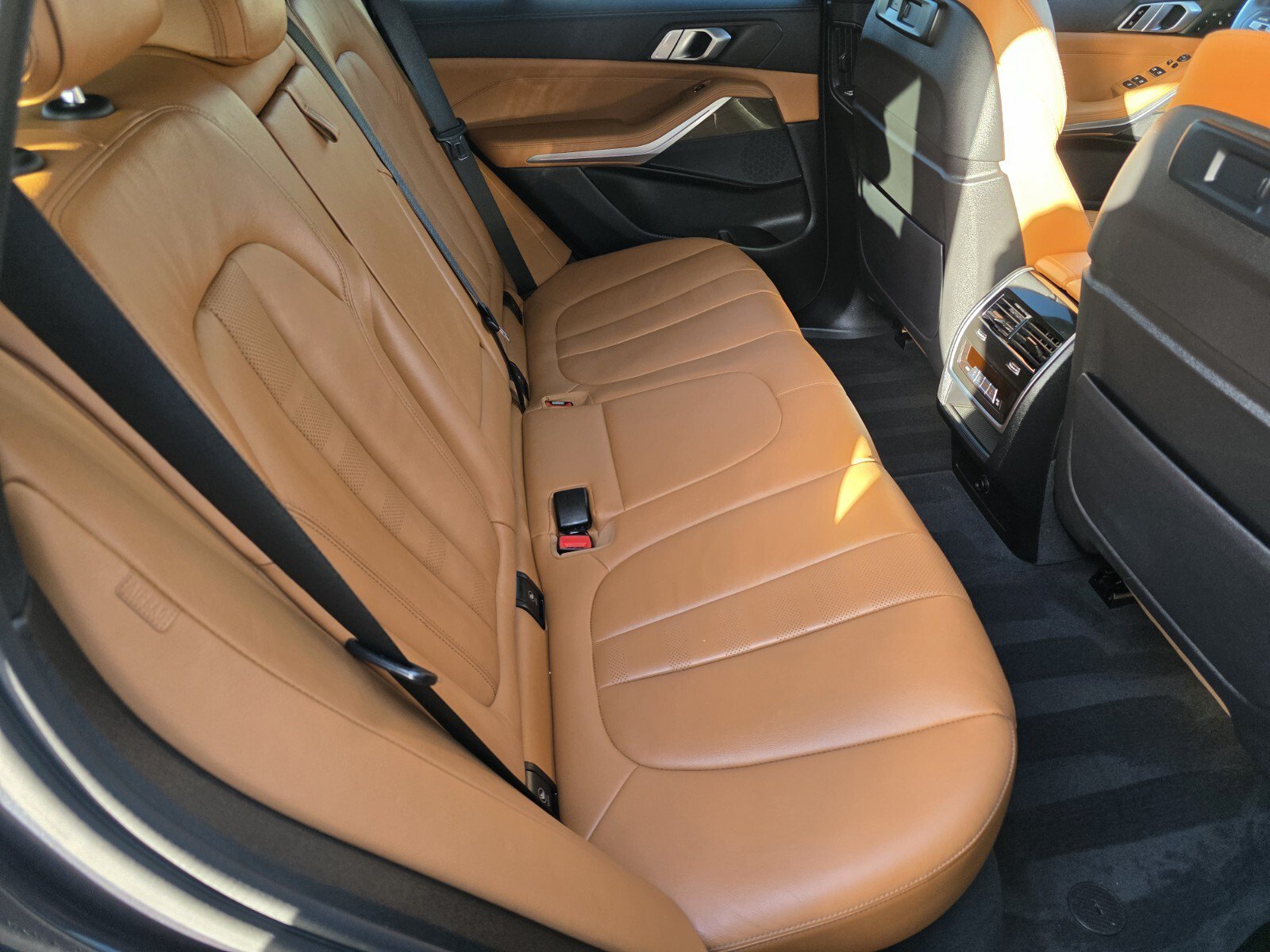 Used 2022 BMW X5 xDrive40i w/ Luxury Seating Package AWD/4WD image 5