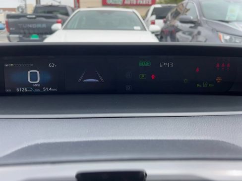 Certified 2022 Toyota Prius LE FWD image 31