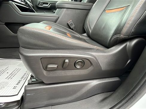 Used 2024 GMC Sierra 2500 AT4 w/ AT4 Preferred Package image 24