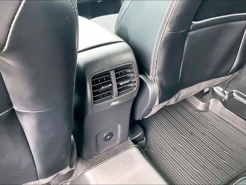 Certified 2024 Ford Escape ST-Line Select w/ Tech Pack #1 AWD/4WD image 33
