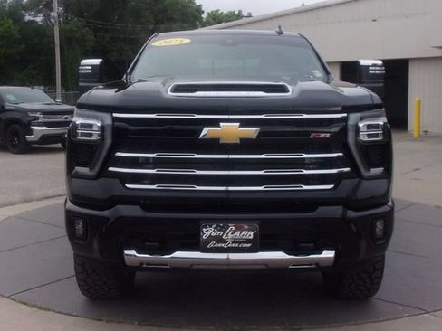 Used 2025 Chevrolet Silverado 2500 LTZ w/ Z71 Chrome Sport Edition AWD/4WD image 21
