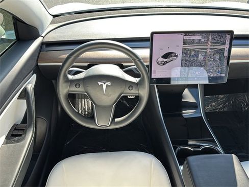 Used 2019 Tesla Model 3 Long Range image 11