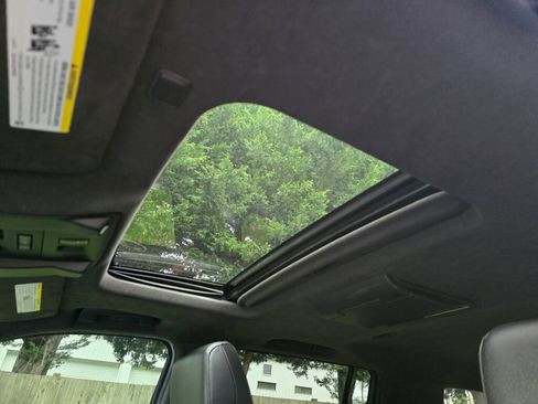 Used 2016 Cadillac Escalade ESV Platinum image 31