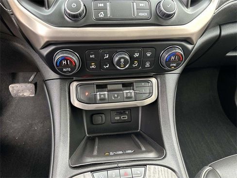 Used 2023 GMC Acadia Denali w/ Denali Technology Package image 27