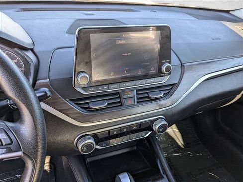 Used 2023 Nissan Altima 2.5 SV image 12